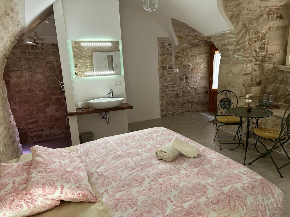 Giovinazzo Suite Pavone Griffi Exterior photo