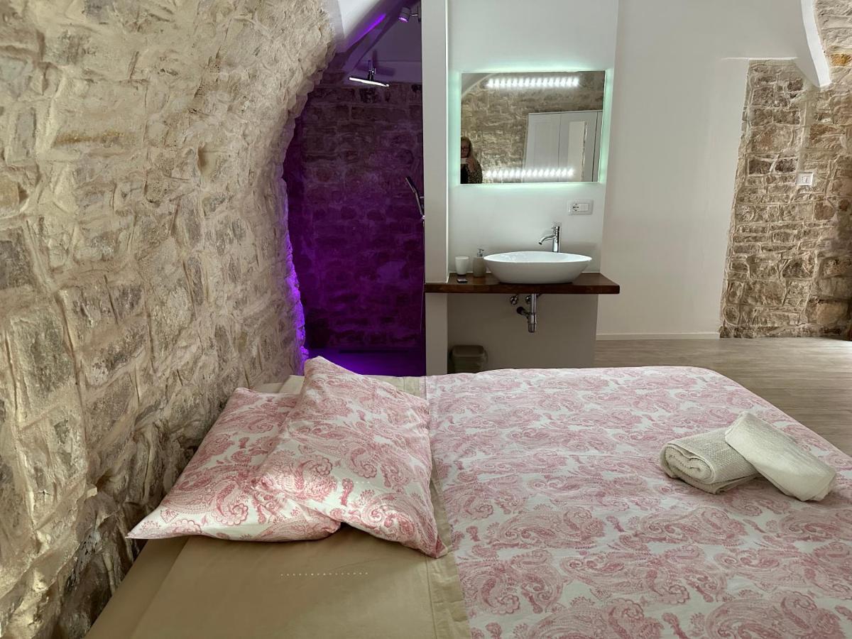 Giovinazzo Suite Pavone Griffi Exterior photo