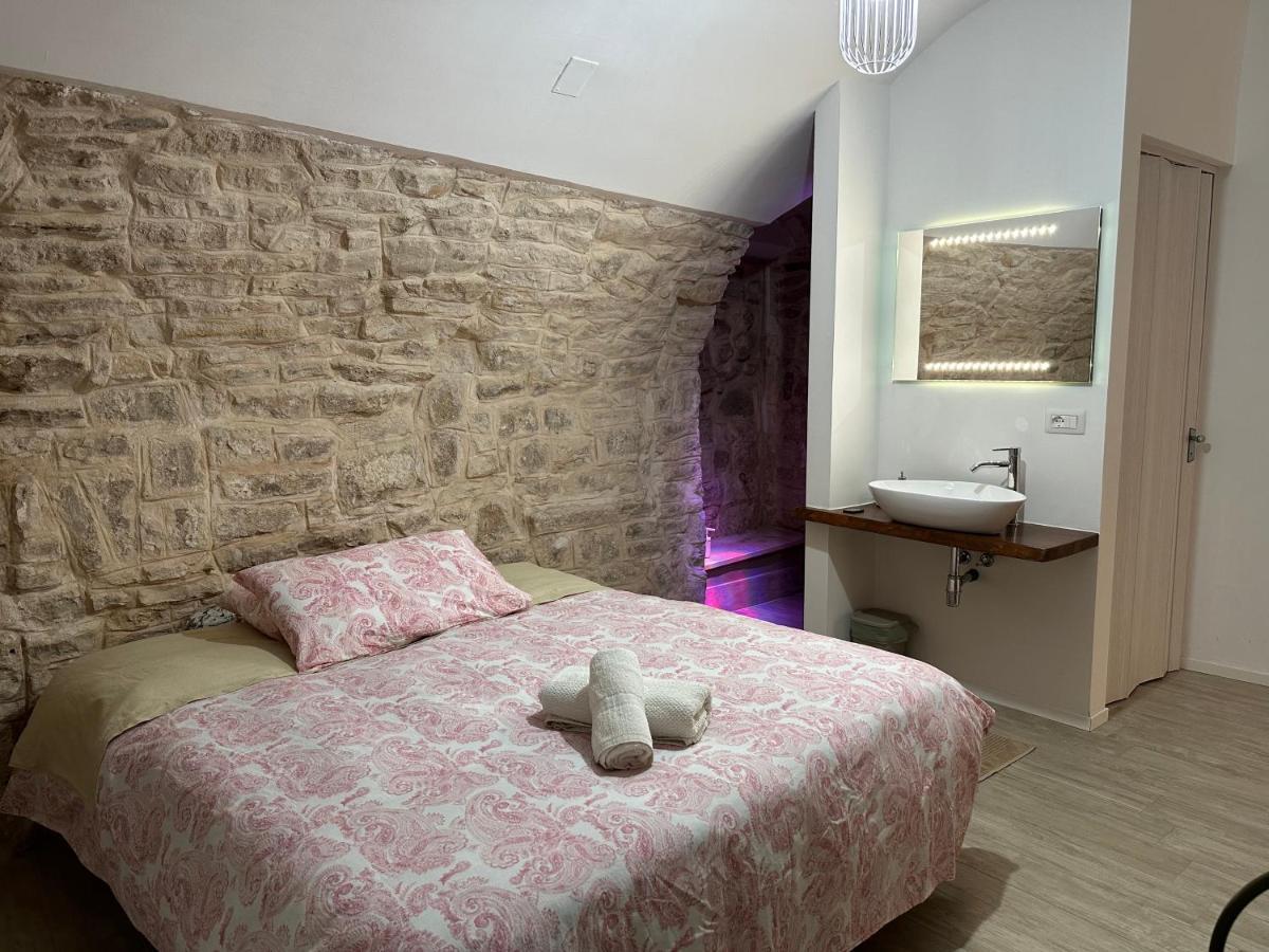 Giovinazzo Suite Pavone Griffi Exterior photo
