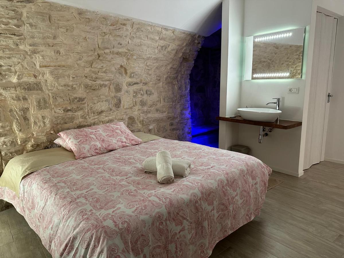 Giovinazzo Suite Pavone Griffi Exterior photo