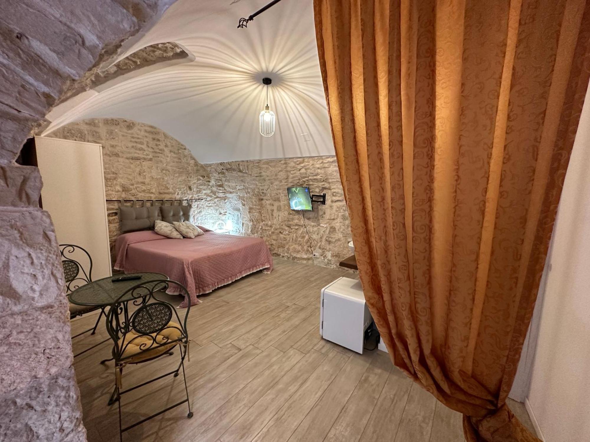 Giovinazzo Suite Pavone Griffi Exterior photo